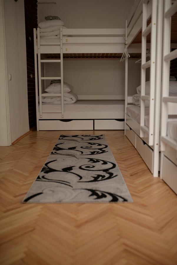 לבוב Free People Hostel מראה חיצוני תמונה